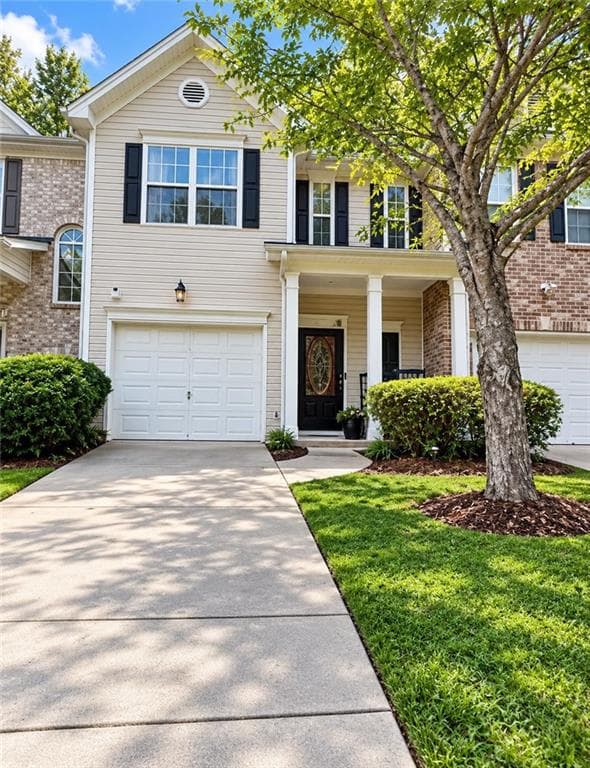 3 bedroom, 3 bathroom, 1,600 sq ft townhouse for sale at 823 Celeste Lane, Atlanta, GA 30331