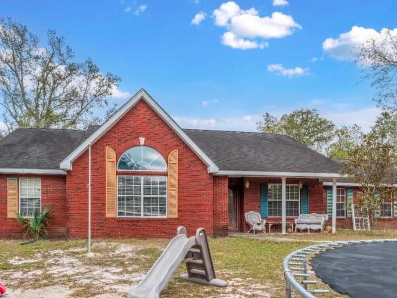 5 bedroom, 2 bathroom, 2,154 sq ft single family residence for sale at 5912 Yellow Bluff Road, Blackshear, GA 31516
