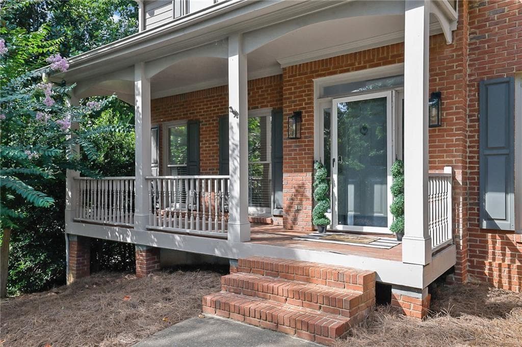 5 bedroom, 4 bathroom, 2,510 sq ft single family residence for rent at 2015 Crossover Drive, Cumming, GA 30040 for $2,995 a month — photo 2