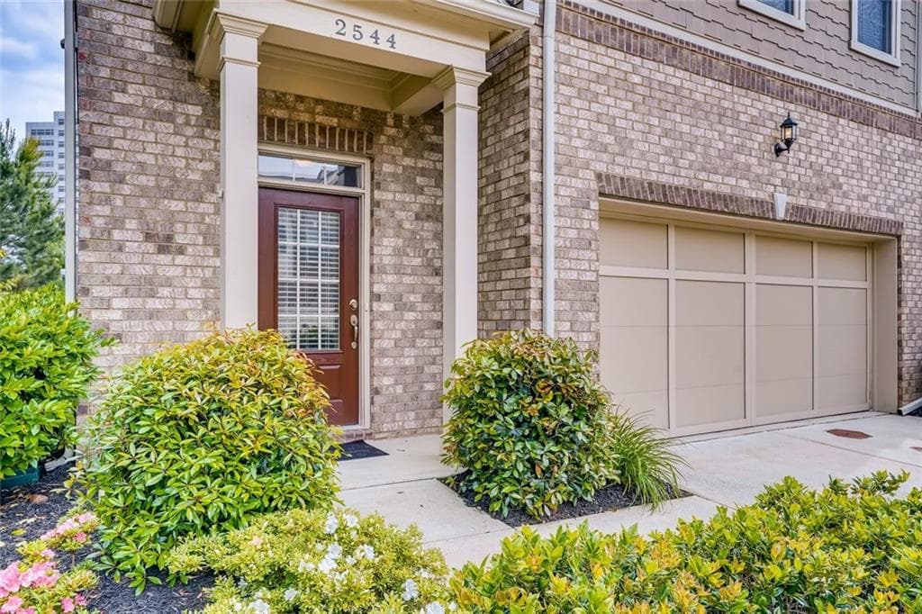 3 bedroom, 4 bathroom, 2,540 sq ft townhouse for rent at 2544 Josselyn Lane, Smyrna, GA 30080 for $4,000 a month — photo 3