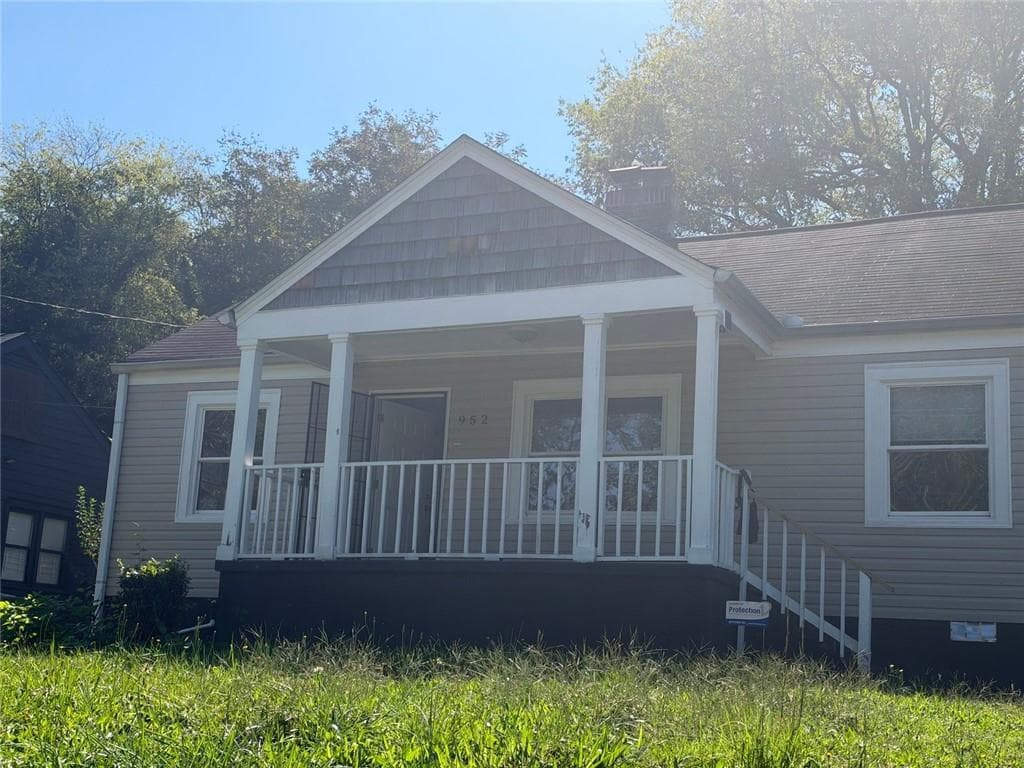 3 bedroom, 2 bathroom, 1,164 sq ft single family residence for rent at 952 Estes Drive, Atlanta, GA 30310 for $2,300 a month — photo 2