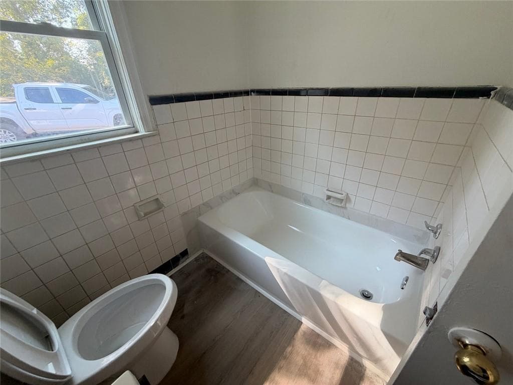 3 bedroom, 2 bathroom, 1,164 sq ft single family residence for rent at 952 Estes Drive, Atlanta, GA 30310 for $2,300 a month — photo 9