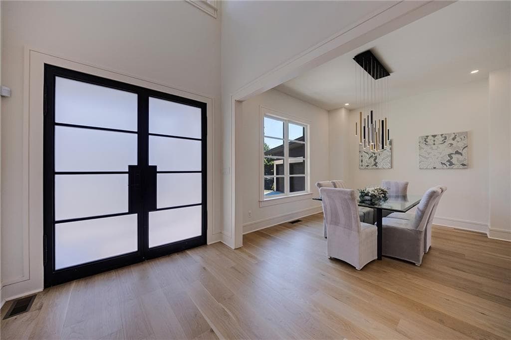 5 bedroom, 6 bathroom, 5,004 sq ft single family residence for sale at 714 Bass Way, Sandy Springs, GA 30328 — photo 5