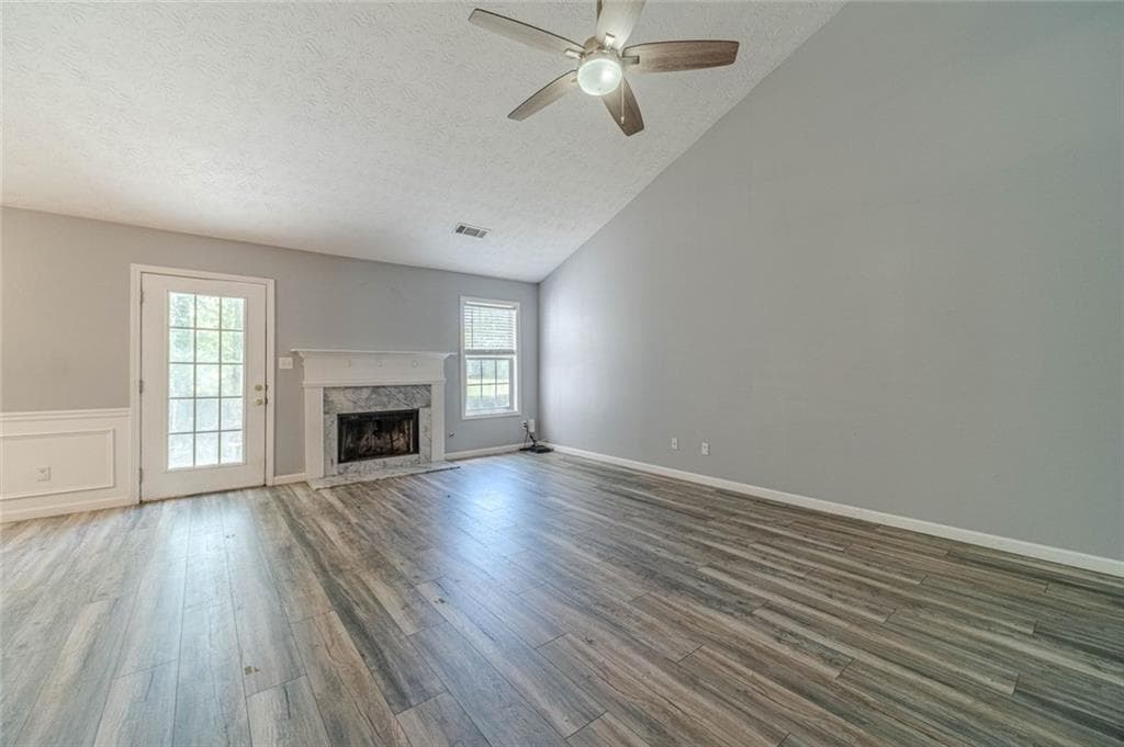 4 bedroom, 2 bathroom, 2,481 sq ft single family residence for rent at 1617 Amhearst Walk Road, Lawrenceville, GA 30043 for $2,300 a month — photo 4