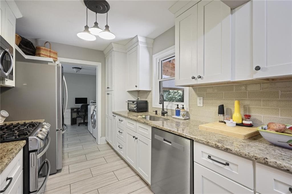3 bedroom, 1 bathroom, 1,152 sq ft single family residence for sale at 3244 Spring Drive, Doraville, GA 30360 — photo 4