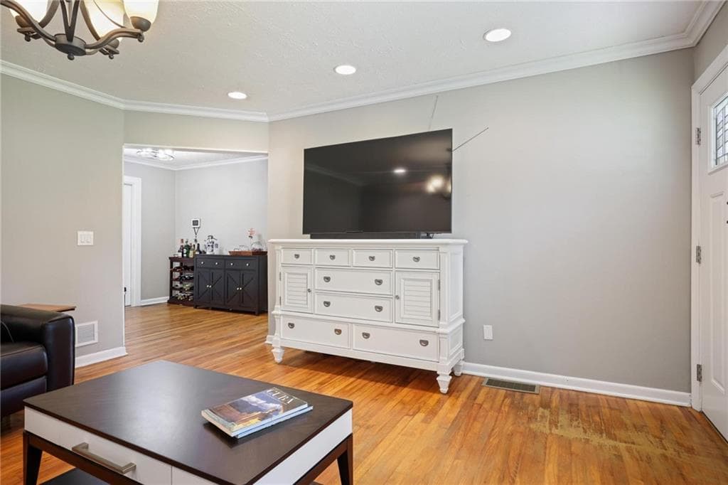 3 bedroom, 1 bathroom, 1,152 sq ft single family residence for sale at 3244 Spring Drive, Doraville, GA 30360 — photo 5