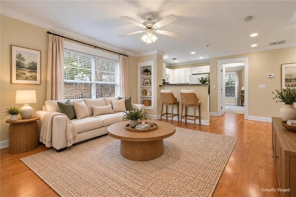 3 bedroom, 3 bathroom, 1,406 sq ft condominium under contract at 1035 Barnett Shoals Road 1120, Athens, GA 30605 — photo 3
