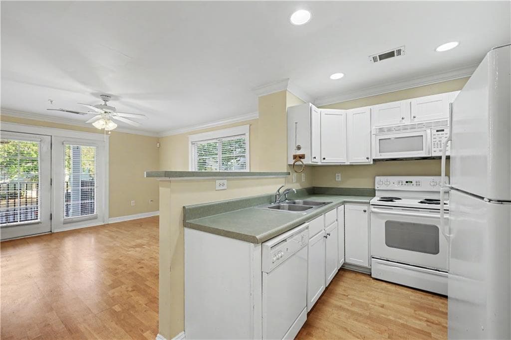 3 bedroom, 3 bathroom, 1,406 sq ft condominium under contract at 1035 Barnett Shoals Road 1120, Athens, GA 30605 — photo 9