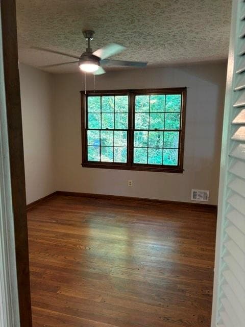 3 bedroom, 2 bathroom, 2,329 sq ft single family residence under contract at 482 Dogwood Drive, Lilburn, GA 30047 — photo 4