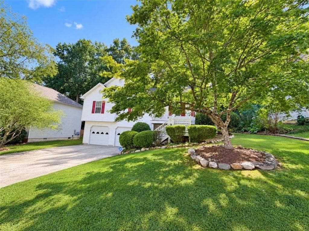 4 bedroom, 3 bathroom, 1,358 sq ft single family residence for rent at 113 Jake Taylor Drive, Acworth, GA 30102 for $3,000 a month — photo 2