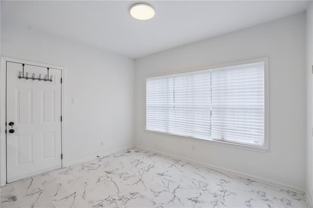 4 bedroom, 4 bathroom, 1,688 sq ft single family residence for rent at 300 Harcourt Place, Peachtree City, GA 30269 for $3,000 a month — photo 10