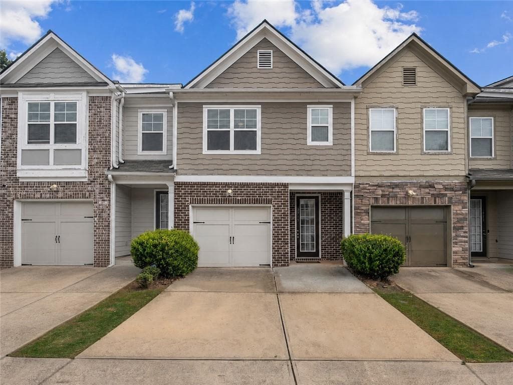 3 bedroom, 3 bathroom, 1,539 sq ft townhouse for sale at 2715 Avanti Way, Decatur, GA 30035 — photo 2