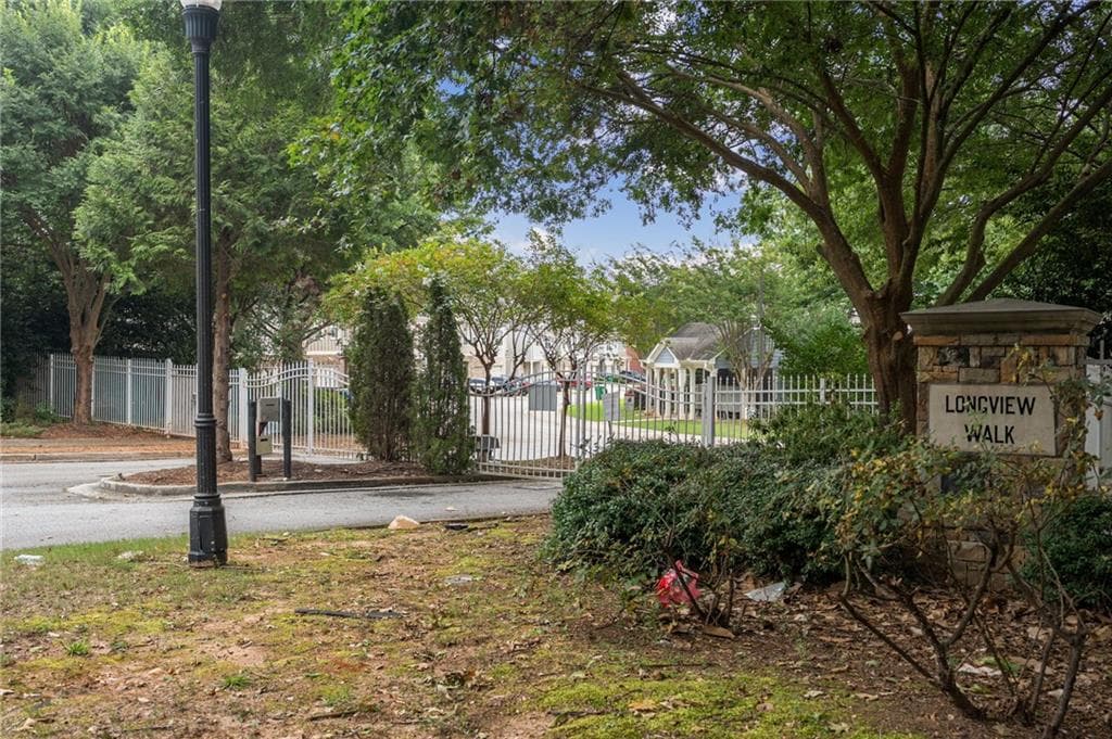 3 bedroom, 3 bathroom, 1,539 sq ft townhouse for sale at 2715 Avanti Way, Decatur, GA 30035 — photo 4