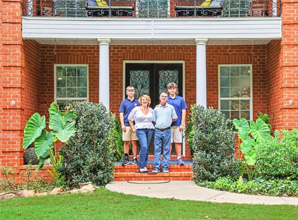 5 bedroom, 6 bathroom, 4,426 sq ft single family residence for sale at 4125 Jefferson River Road, Jefferson, GA 30549 — photo 3