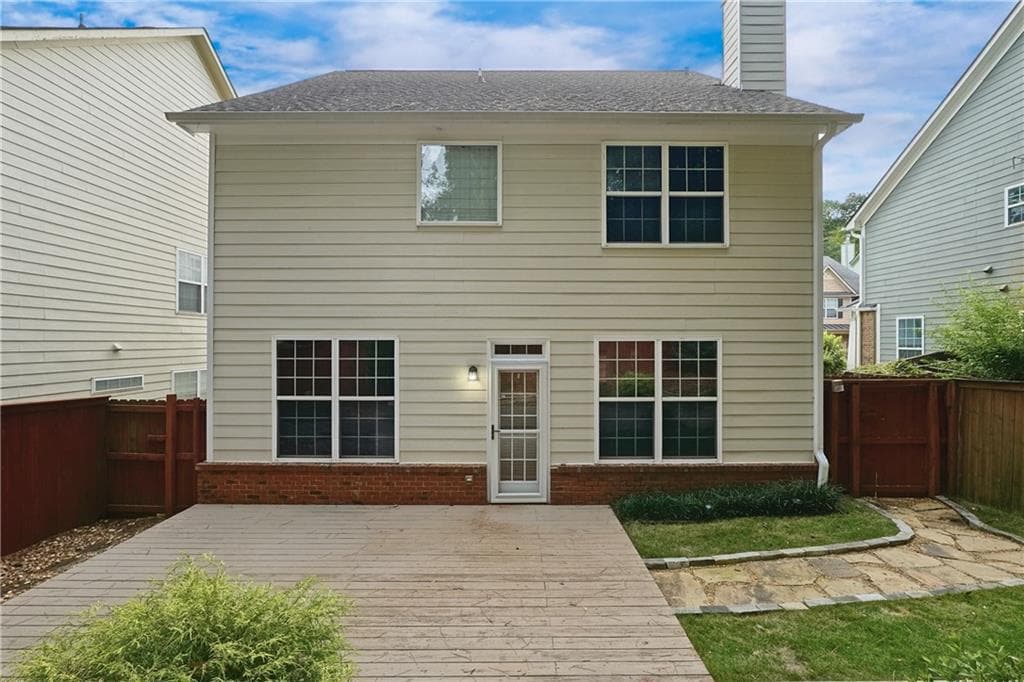 3 bedroom, 3 bathroom, 1,764 sq ft single family residence for sale at 5659 Chatham Circle, Norcross, GA 30071 — photo 5