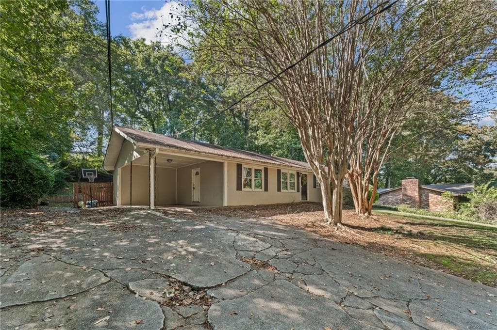 4 bedroom, 3 bathroom, 2,120 sq ft single family residence under contract at 1533 Wildwood Drive, Acworth, GA 30102 — photo 2