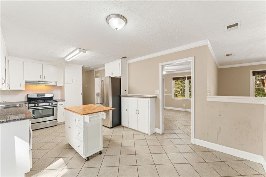 4 bedroom, 3 bathroom, 2,120 sq ft single family residence under contract at 1533 Wildwood Drive, Acworth, GA 30102 — photo 9