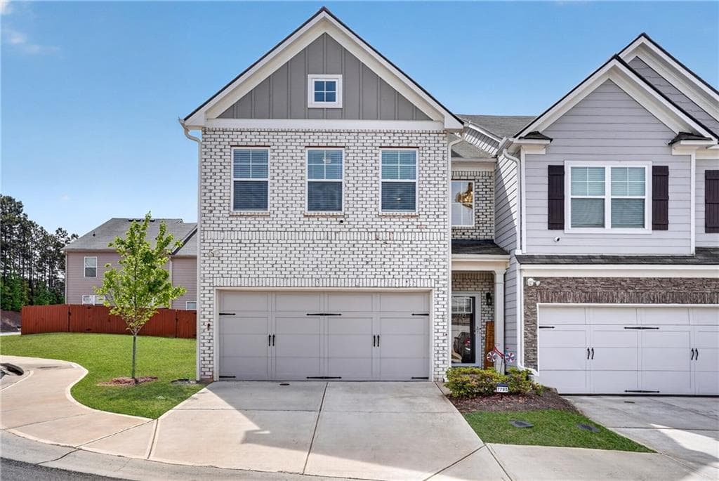 3 bedroom, 3 bathroom, 1,911 sq ft townhouse for sale at 7795 Baron Road, Fairburn, GA 30213 — photo 1 of 41