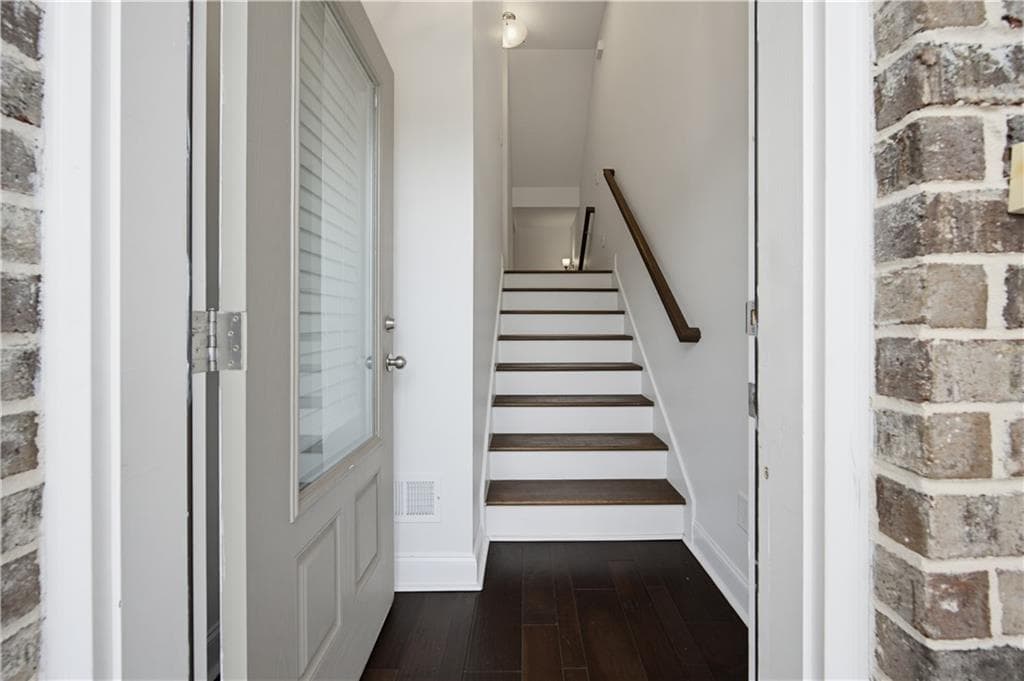 4 bedroom, 4 bathroom, 2,441 sq ft townhouse for sale at 4915 Wil Ray Lane, Cumming, GA 30040 — photo 4