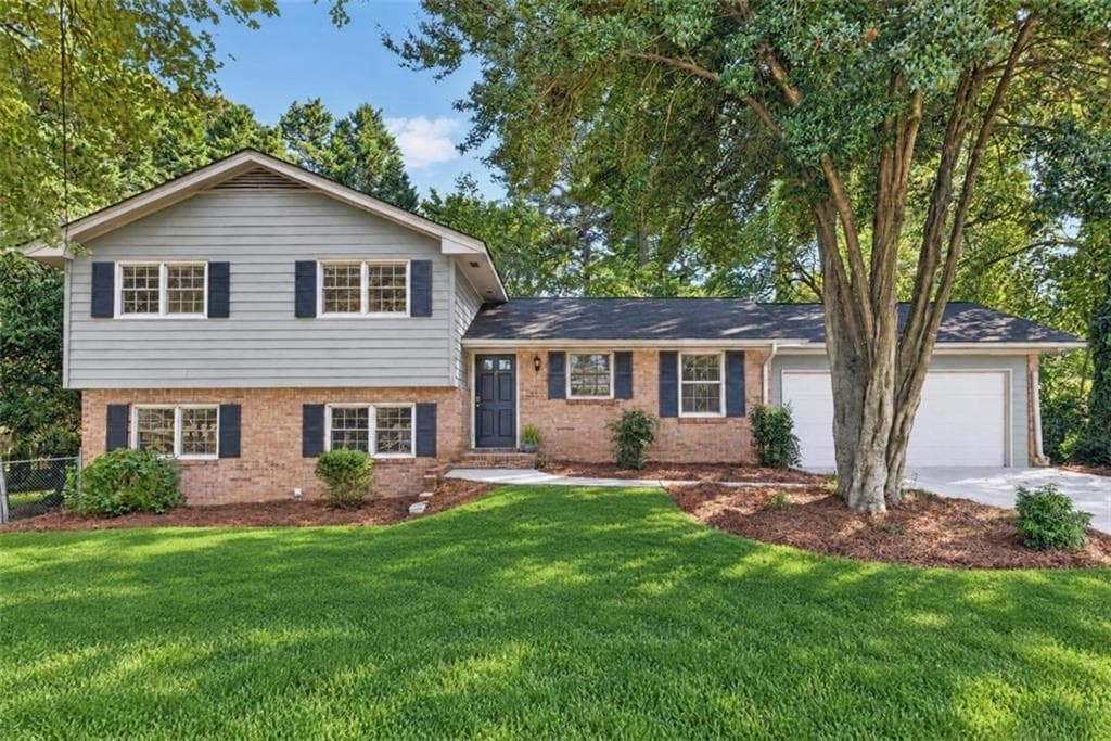 4 bedroom, 3 bathroom, 1,804 sq ft single family residence under contract at 196 Simonton Road, Lawrenceville, GA 30046 — photo 5