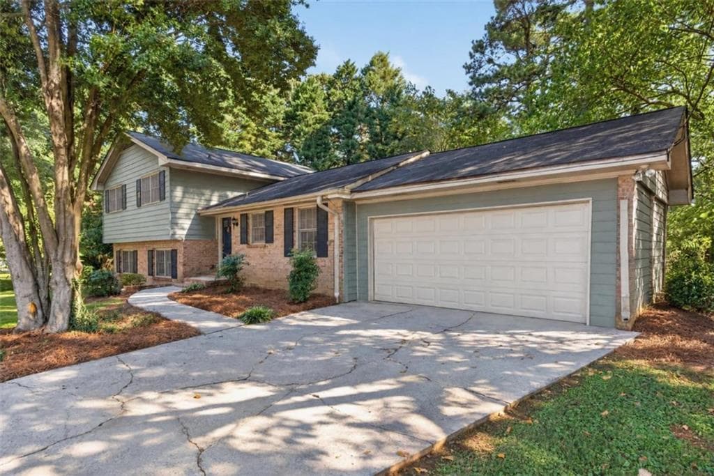 4 bedroom, 3 bathroom, 1,804 sq ft single family residence under contract at 196 Simonton Road, Lawrenceville, GA 30046 — photo 6
