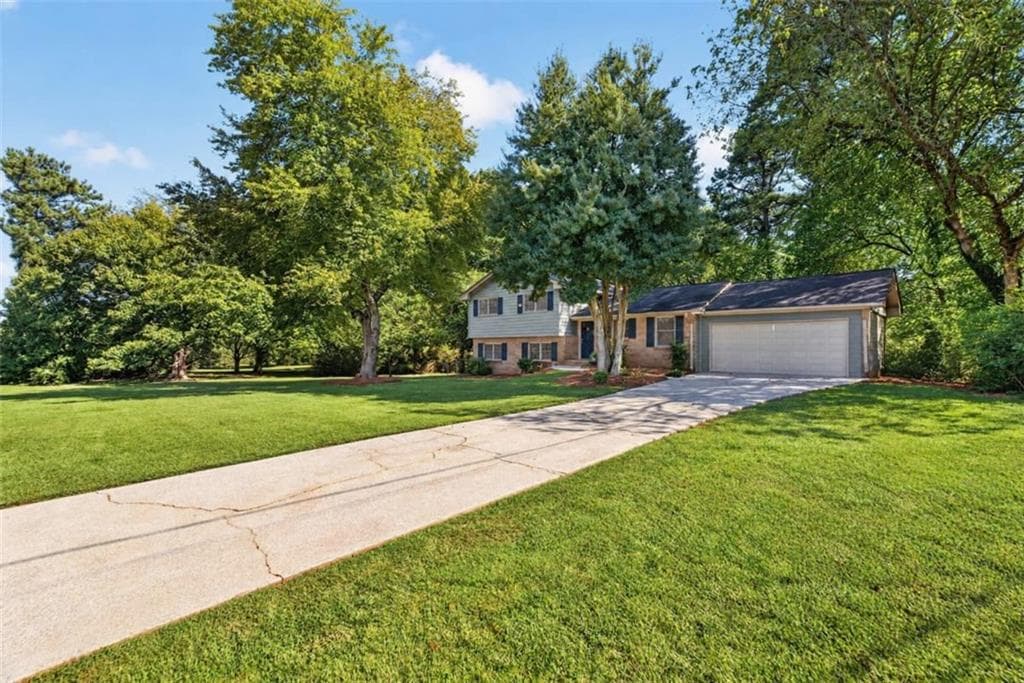 4 bedroom, 3 bathroom, 1,804 sq ft single family residence under contract at 196 Simonton Road, Lawrenceville, GA 30046 — photo 8
