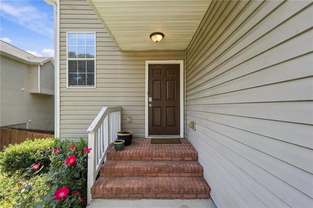 4 bedroom, 4 bathroom, 1,985 sq ft single family residence for rent at 538 Parkstone Lane, Woodstock, GA 30189 for $2,200 a month — photo 5