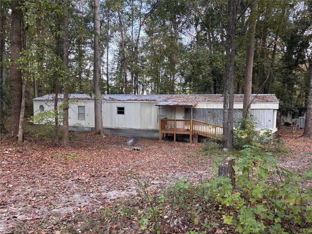 3 bedroom, 2 bathroom, 1,280 sq ft single family residence for sale at 12 Roberts Road, Whitesburg, GA 30185