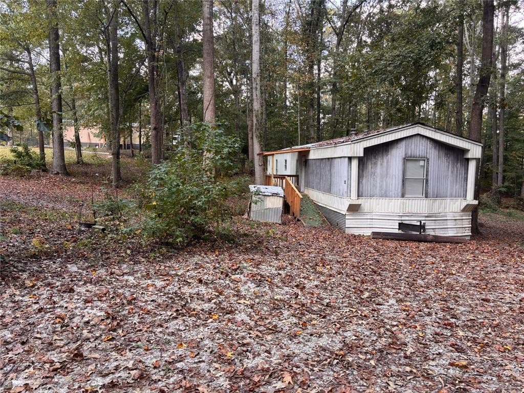 3 bedroom, 2 bathroom, 1,280 sq ft single family residence for sale at 12 Roberts Road, Whitesburg, GA 30185 — photo 7