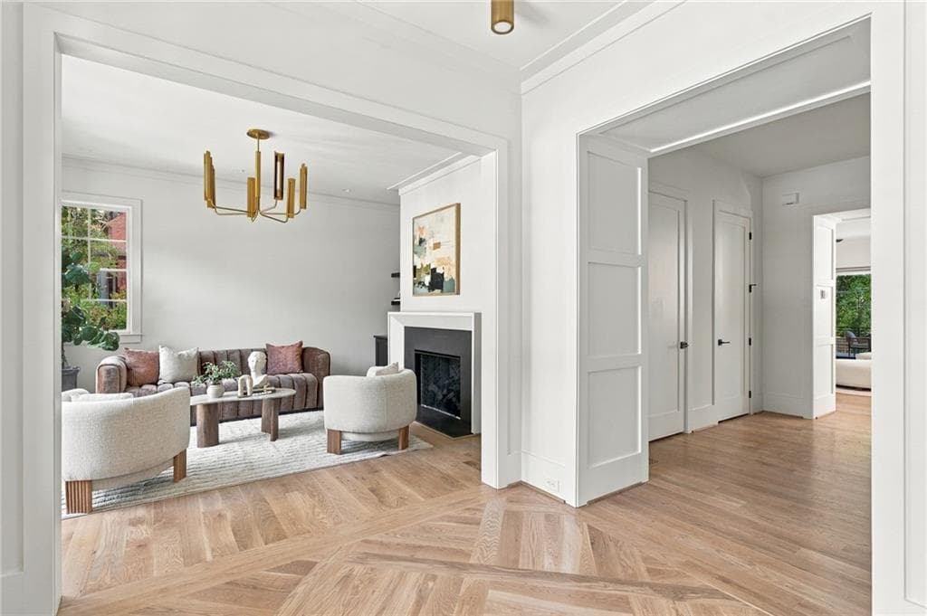 6 bedroom, 8 bathroom, 8,006 sq ft single family residence for sale at 1035 Oxford Road, Atlanta, GA 30306 — photo 4