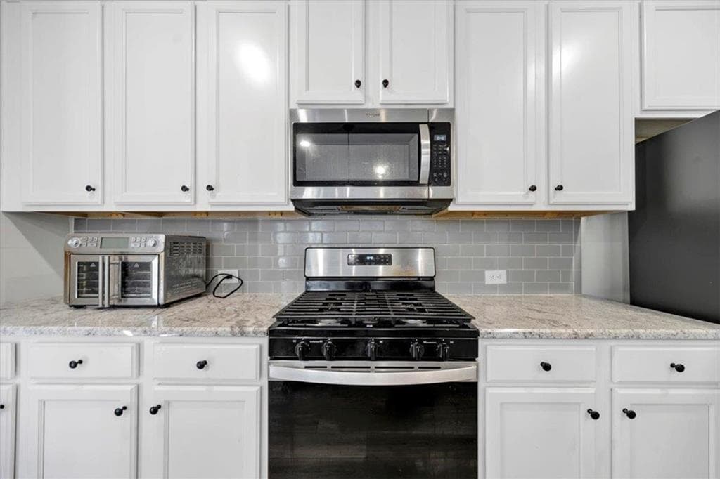 5 bedroom, 4 bathroom, 2,405 sq ft single family residence for rent at 126 Logan Pass Drive, Loganville, GA 30052 for $3,000 a month — photo 8