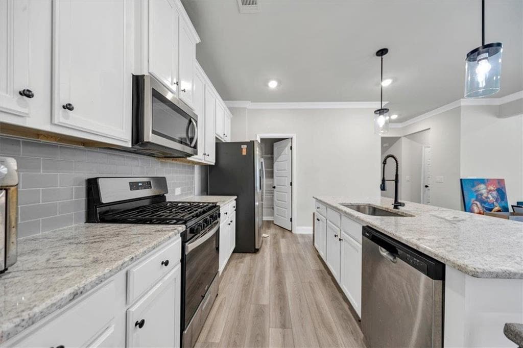 5 bedroom, 4 bathroom, 2,405 sq ft single family residence for rent at 126 Logan Pass Drive, Loganville, GA 30052 for $3,000 a month — photo 10