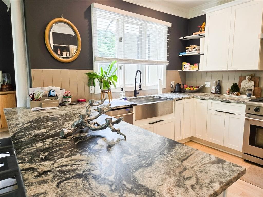 4 bedroom, 3 bathroom, 2,818 sq ft single family residence for rent at 3485 Goldenrod Drive, Alpharetta, GA 30005 for $4,290 a month — photo 4