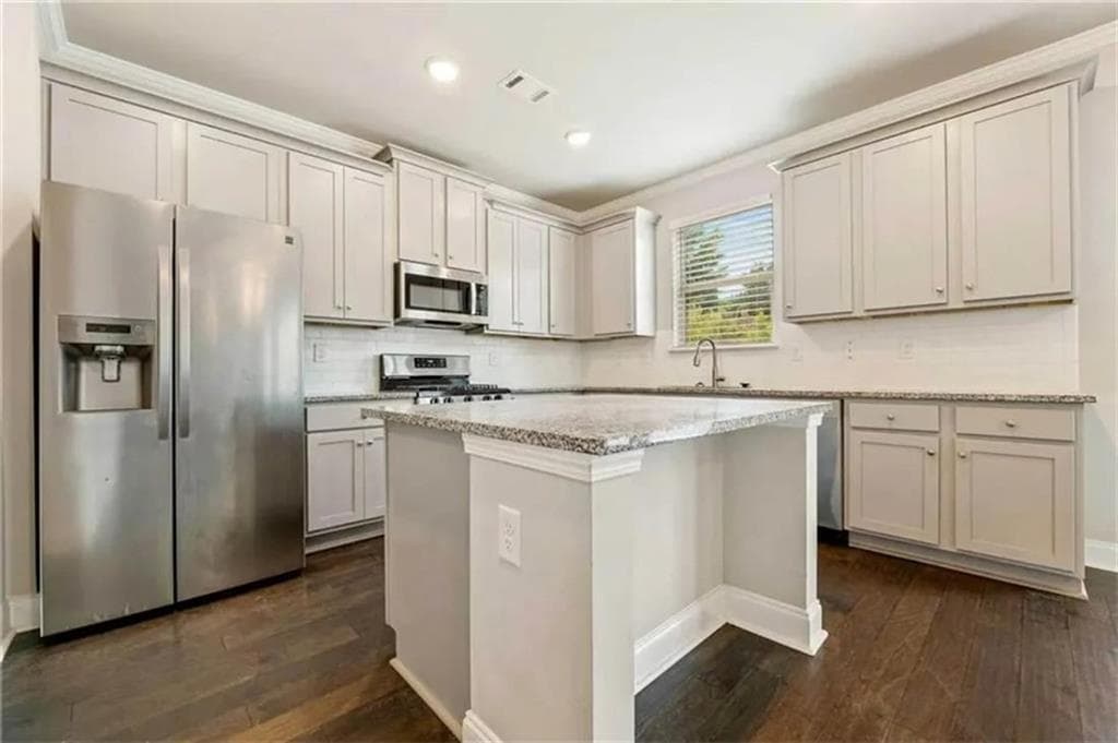 4 bedroom, 3 bathroom, 2,342 sq ft single family residence for rent at 422 Hinton Farm Way, Dacula, GA 30019 for $2,200 a month — photo 9