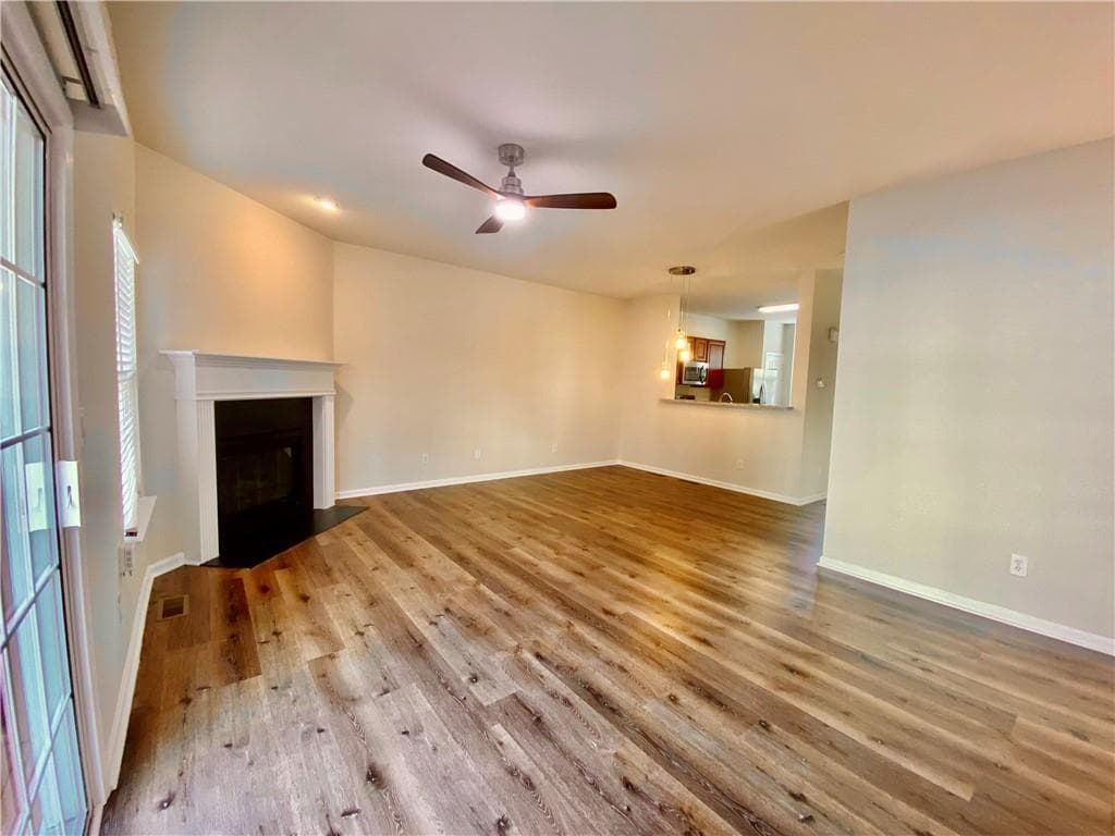 4 bedroom, 4 bathroom, 1,772 sq ft townhouse for sale at 2026 Meadow Peak Road, Duluth, GA 30097 — photo 8