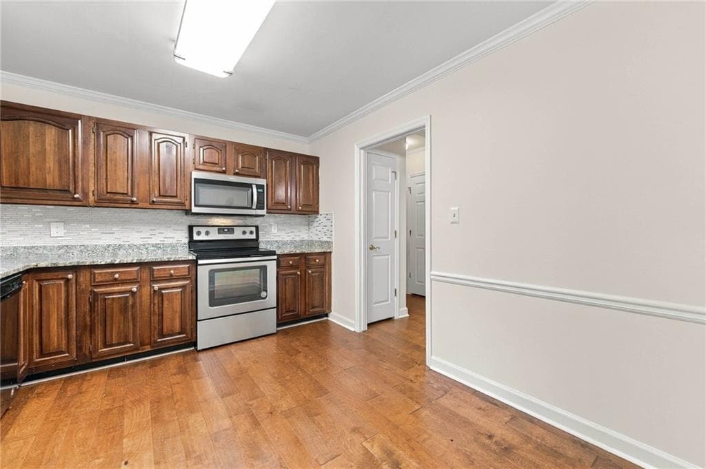 5 bedroom, 4 bathroom, 2,956 sq ft single family residence for rent at 2012 Falcon Glen Court, Alpharetta, GA 30022 for $2,850 a month — photo 10