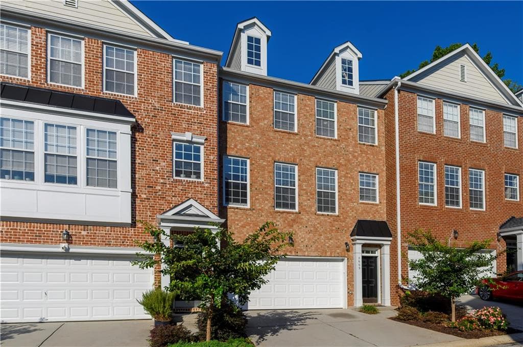 5 bedroom, 4 bathroom, 2,359 sq ft condominium for sale at 3669 chattahoochee Summit Dr, Atlanta, GA 30339 — photo 3