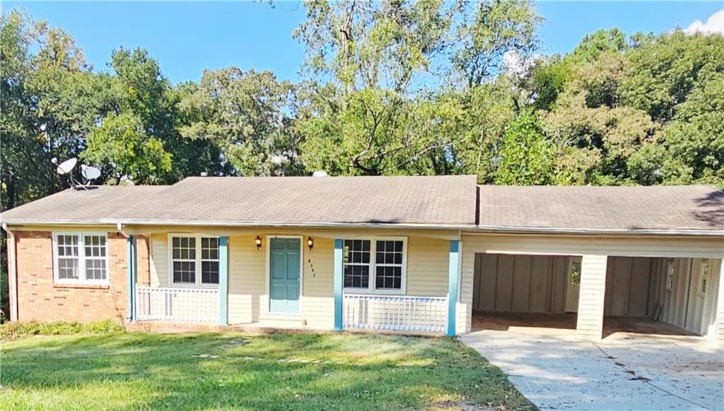 3 bedroom, 2 bathroom, 1,392 sq ft single family residence for rent at 6381 Piney Circle, Mableton, GA 30126 for $2,100 a month — photo 1 of 22