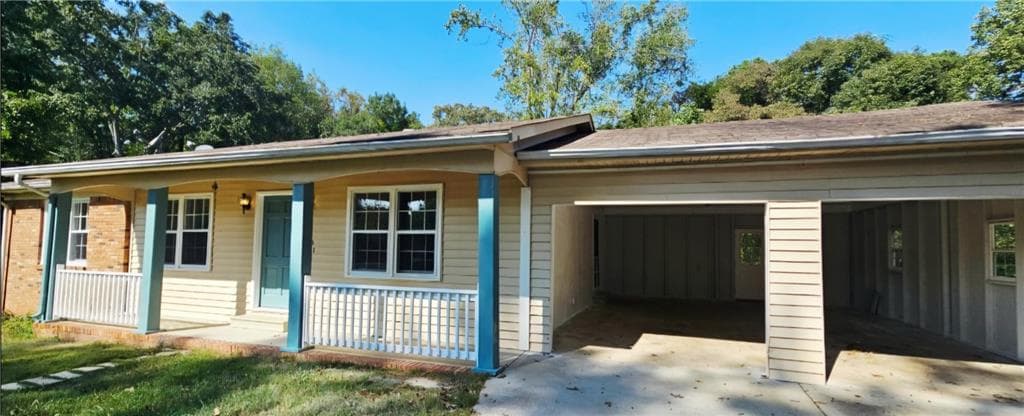 3 bedroom, 2 bathroom, 1,392 sq ft single family residence for rent at 6381 Piney Circle, Mableton, GA 30126 for $2,100 a month — photo 2
