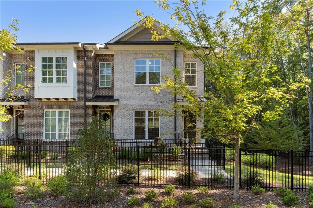 3 bedroom, 4 bathroom, 2,516 sq ft townhouse for sale at 632 Goldsmith Court 101, Johns Creek, GA 30022 — photo 2