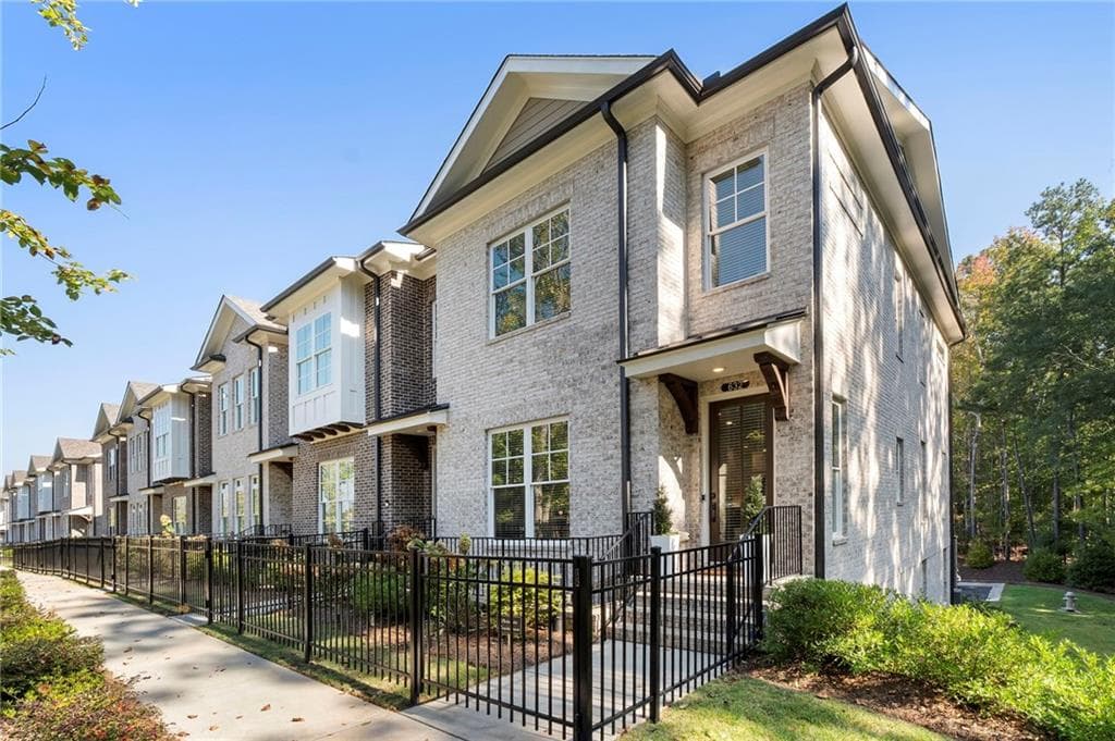 3 bedroom, 4 bathroom, 2,516 sq ft townhouse for sale at 632 Goldsmith Court 101, Johns Creek, GA 30022 — photo 4