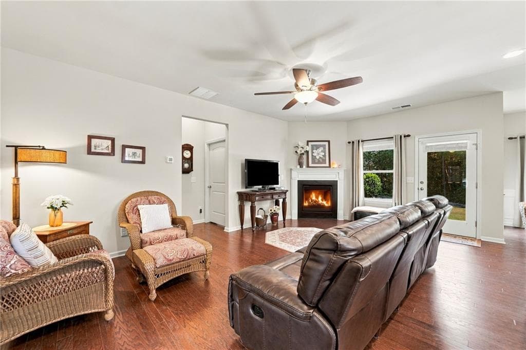 4 bedroom, 3 bathroom, 1,999 sq ft single family residence under contract at 402 Cherubs Smile, Canton, GA 30114 — photo 6