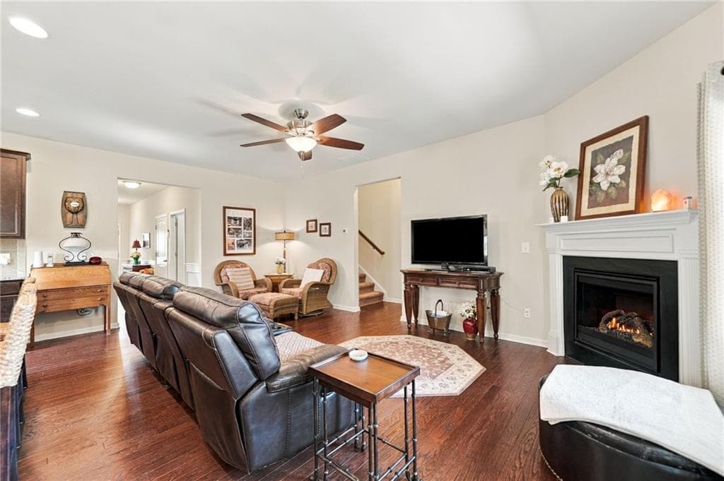 4 bedroom, 3 bathroom, 1,999 sq ft single family residence under contract at 402 Cherubs Smile, Canton, GA 30114 — photo 10