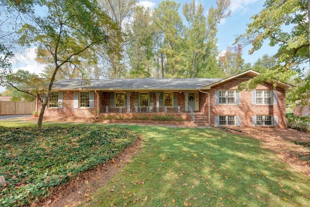 4 bedroom, 3 bathroom, 2,545 sq ft single family residence for sale at 2607 Club Valley Drive, Marietta, GA 30068 — photo 1 of 44
