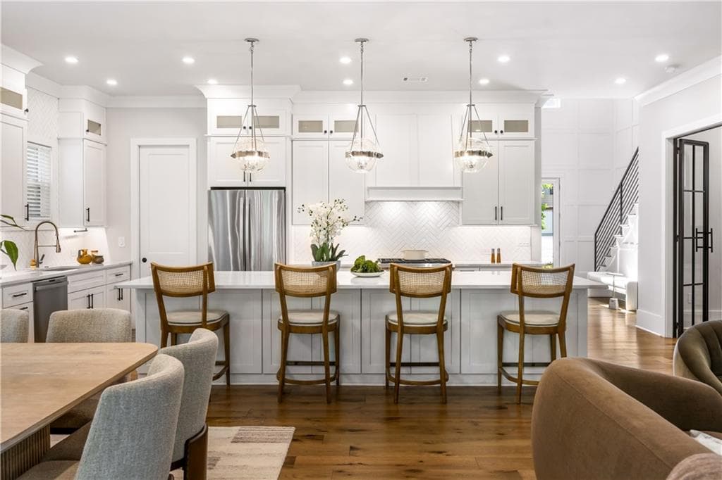 4 bedroom, 4 bathroom, 3,206 sq ft single family residence for sale at 3562 S Sherwood Road, Smyrna, GA 30082 — photo 3