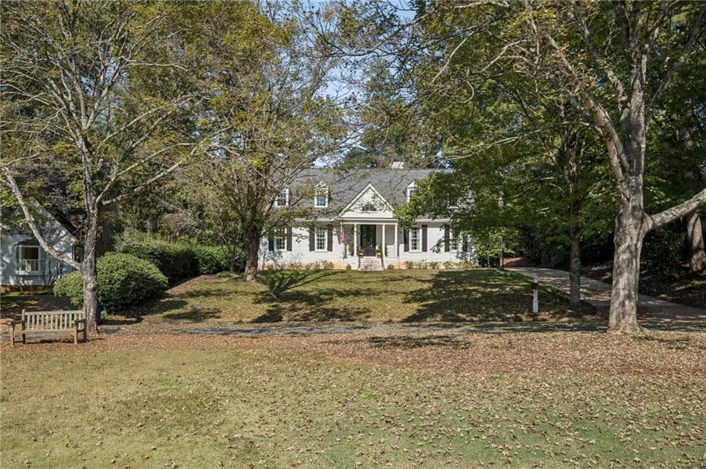 4 bedroom, 5 bathroom, 4,647 sq ft single family residence for sale at 1024 Club Commons Circle, Atlanta, GA 30319 — photo 3