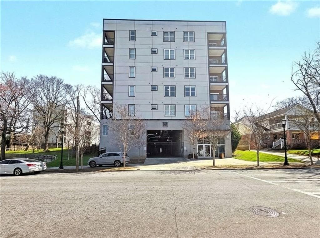 1 bedroom, 1 bathroom, 657 sq ft condominium for rent at 525 Parkway Drive 404, Atlanta, GA 30308 for $2,200 a month — photo 3