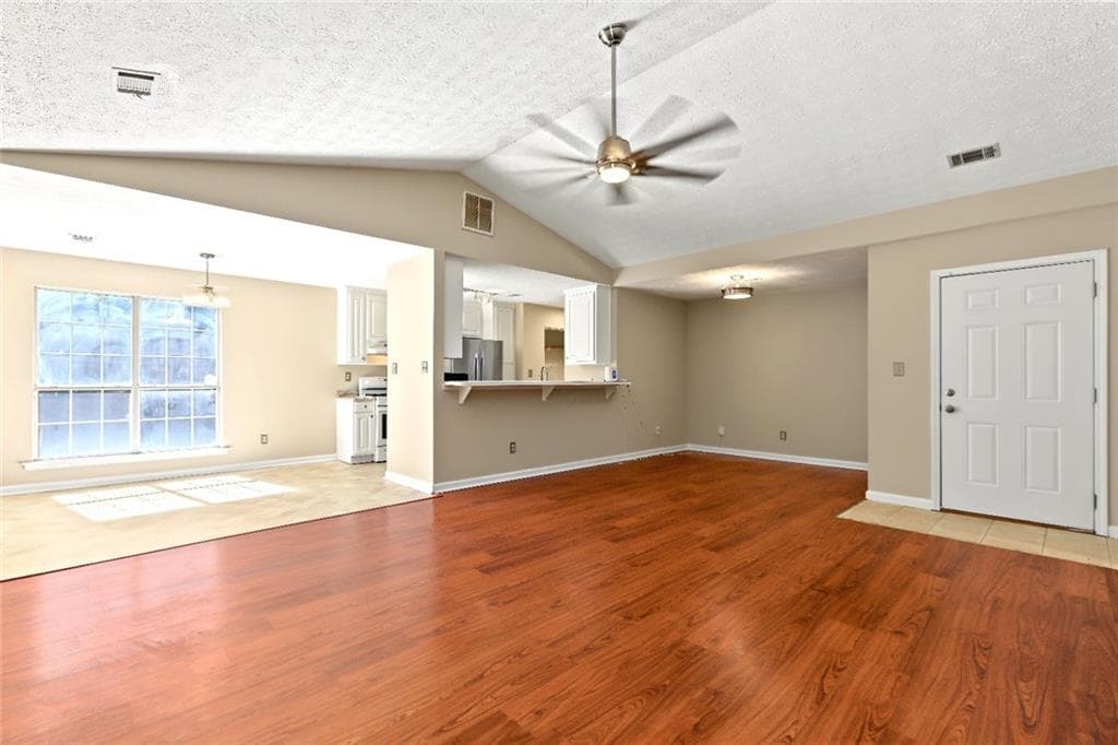 3 bedroom, 2 bathroom, 1,334 sq ft single family residence for sale at 110 Marians Way, Hampton, GA 30228 — photo 3