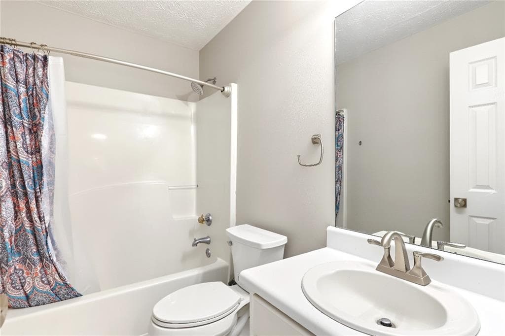 3 bedroom, 2 bathroom, 1,334 sq ft single family residence for sale at 110 Marians Way, Hampton, GA 30228 — photo 5