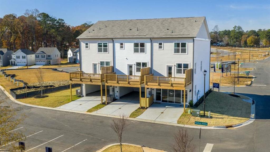 3 bedroom, 4 bathroom, 1,977 sq ft single family residence for sale at 6168 Honeybell Alley, Mableton, GA 30126 — photo 3